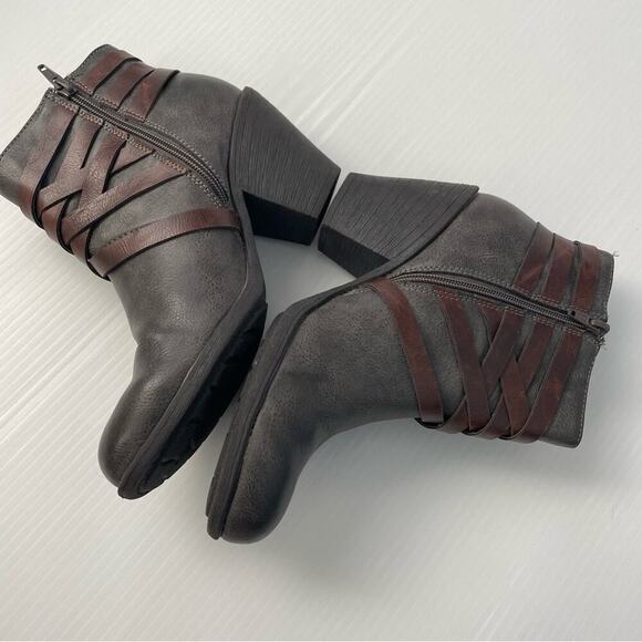 Euro soft by sofft Phoebe bootie strappy faux leather side zip size 9.5 - Picture 9 of 12